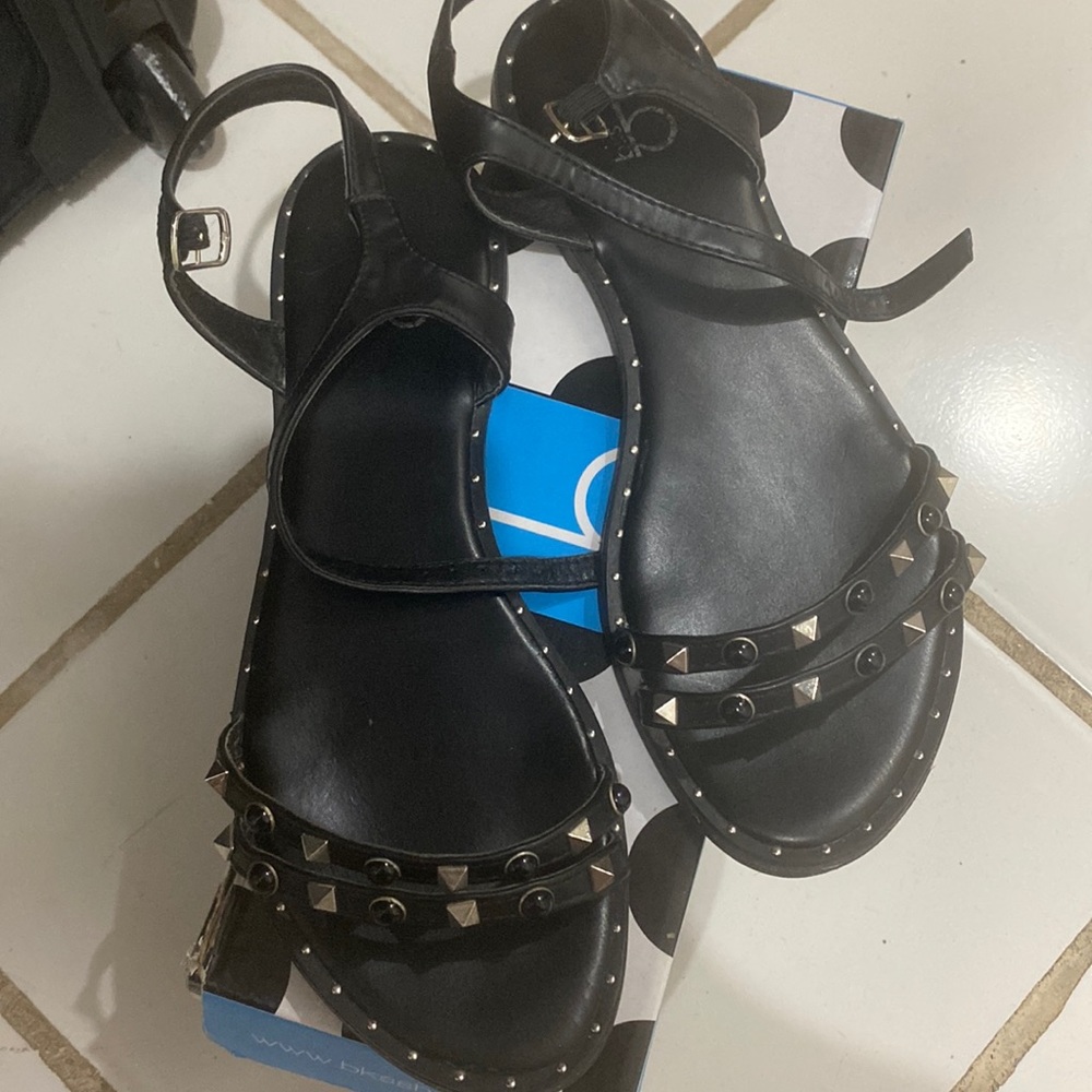 Color black not much use size 8